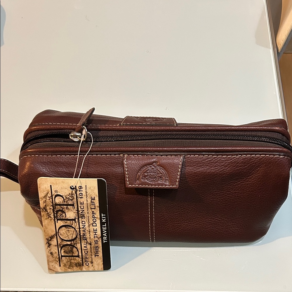 Dopp Rich Brown men’s  Leather Toiletry Bag NWT